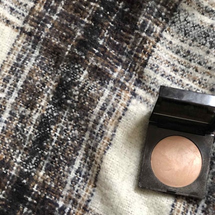 マットラディアンス ベイクドパウダー ハイライト01/ローラ メルシエ/パウダーハイライトを使ったクチコミ(1枚目)