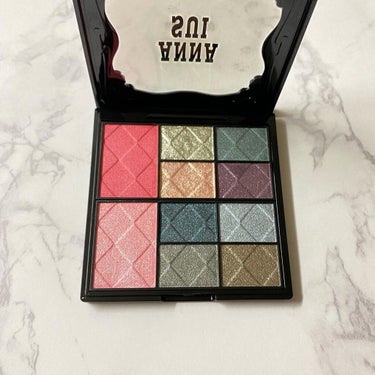 メイクアップ パレット  02 ドラマティックで大胆なカラーパレット/ANNA SUI/アイシャドウパレットを使ったクチコミ（1枚目）