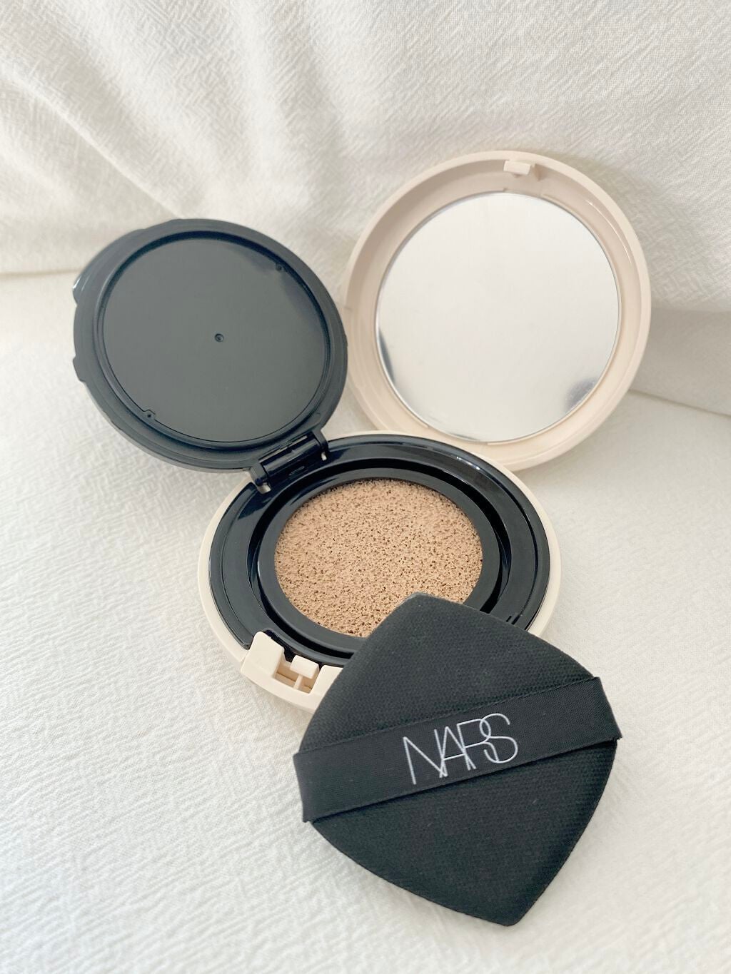 ピュアラディアントプロテクション アクアティックグロー クッションファンデーション SPF50+/PA+++/NARS/クッションファンデーションを使ったクチコミ(2枚目)