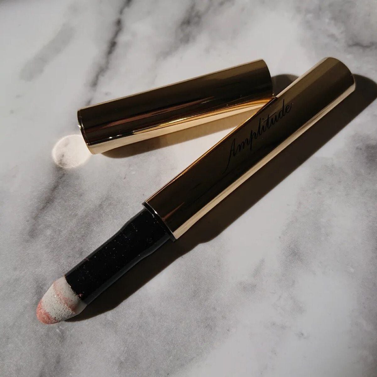 コンスピキュアス チップオンアイズ/Amplitude/単色アイシャドウを使ったクチコミ(2枚目)