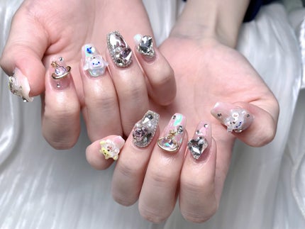 びゃっこまる on LIPS 「#ニット映えネイルビジュー埋め尽くしが煌めく冬の夜にぴったり🎄..」(6枚目)