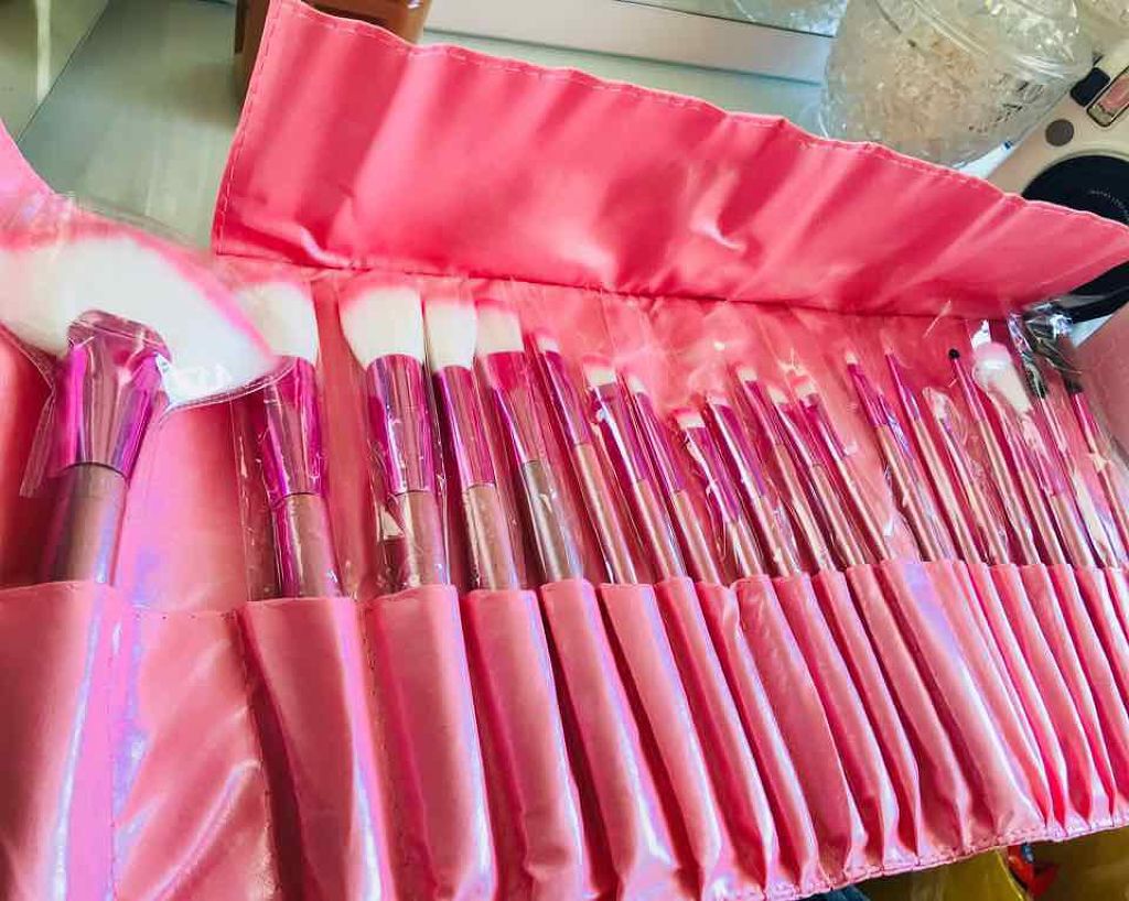 れん on LIPS 「安かったメイクブラシ♡持ってる人いるかな?🤔どのブラシをどんな..」(1枚目)