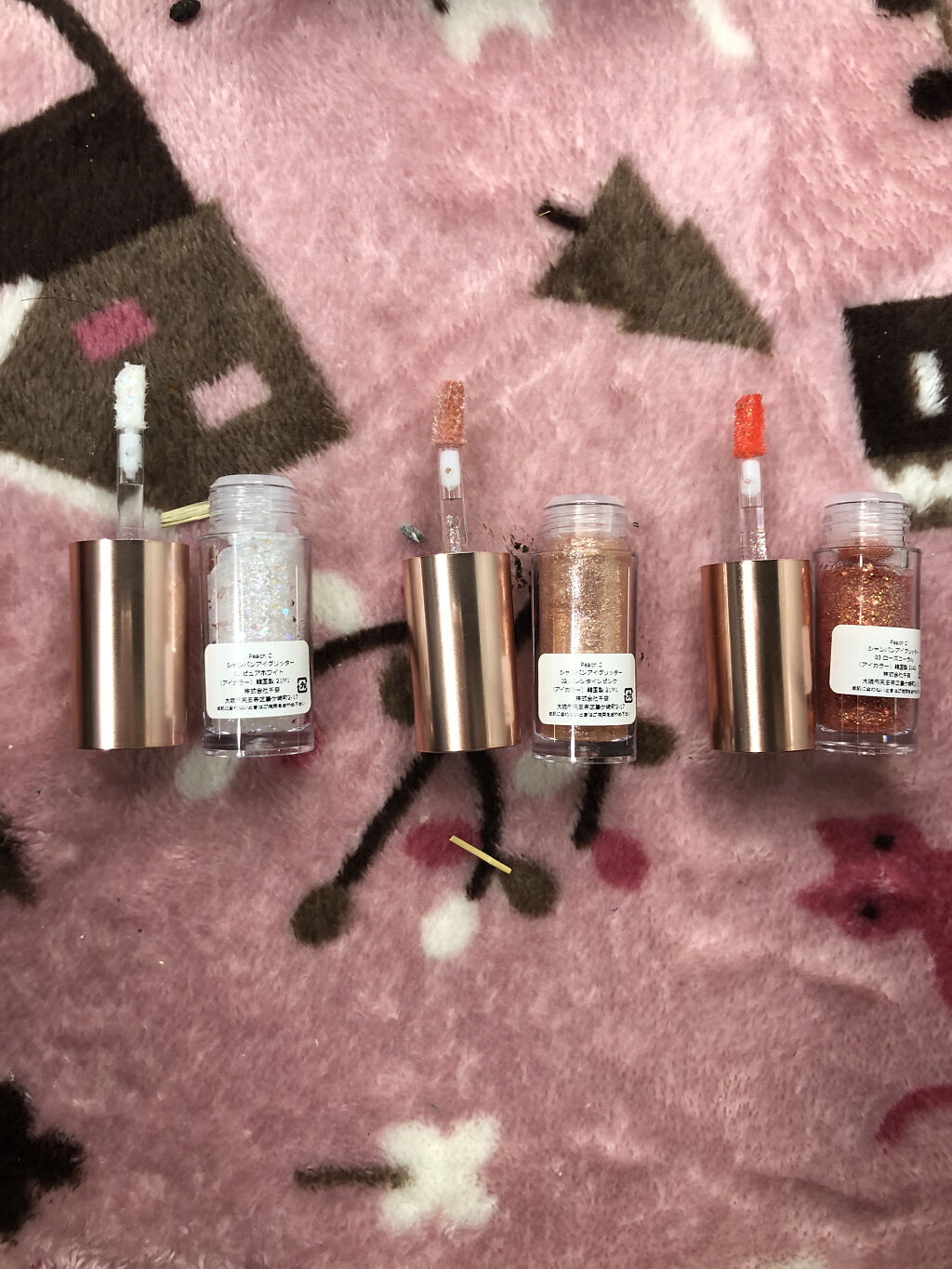 シャンパンアイグリッター 03 ローズコーラル/Peach C/グリッターを使ったクチコミ（3枚目）