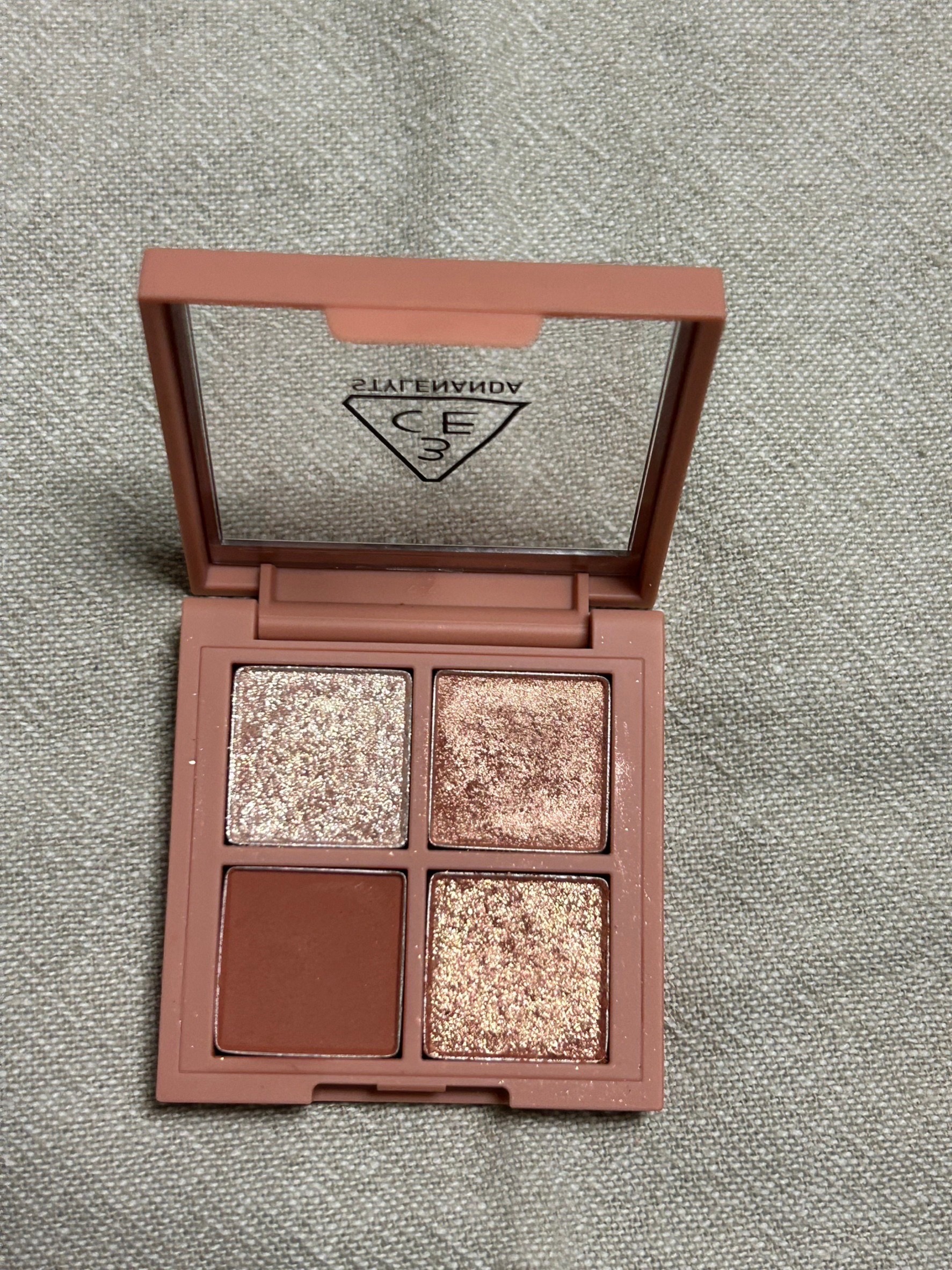 3CE ミニ マルチアイカラーパレット セカンドペアー (3CE ミニ マルチアイカラーパレット E)/3CE/アイシャドウパレットを使ったクチコミ（2枚目）