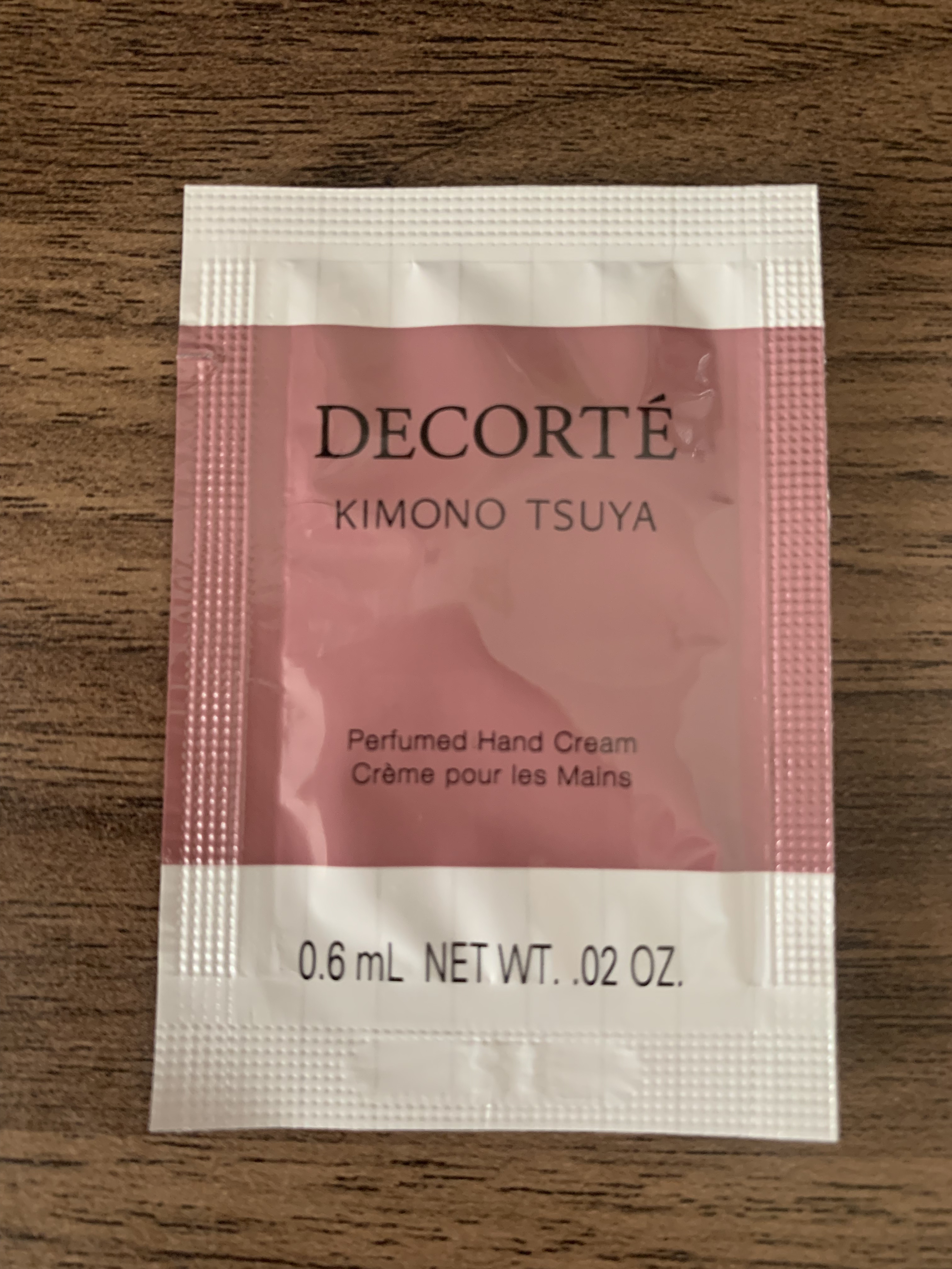 キモノ ツヤ パフュームド ハンドクリーム/DECORTÉ/ハンドクリームを使ったクチコミ（1枚目）