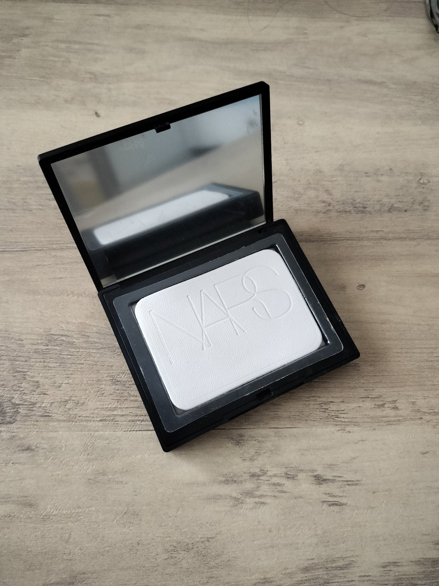 ライトリフレクティングセッティングパウダー プレスト N/NARS/プレストパウダーを使ったクチコミ(2枚目)