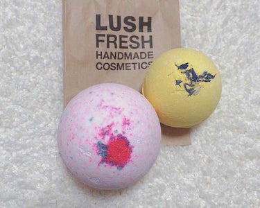 ラッシュ チアーアップ バターカップのクチコミ「こちらも結構前ですが…😅
LUSHのバスボムを初めて買ってみました！
見た目に惹かれちゃいまし.....」（1枚目）