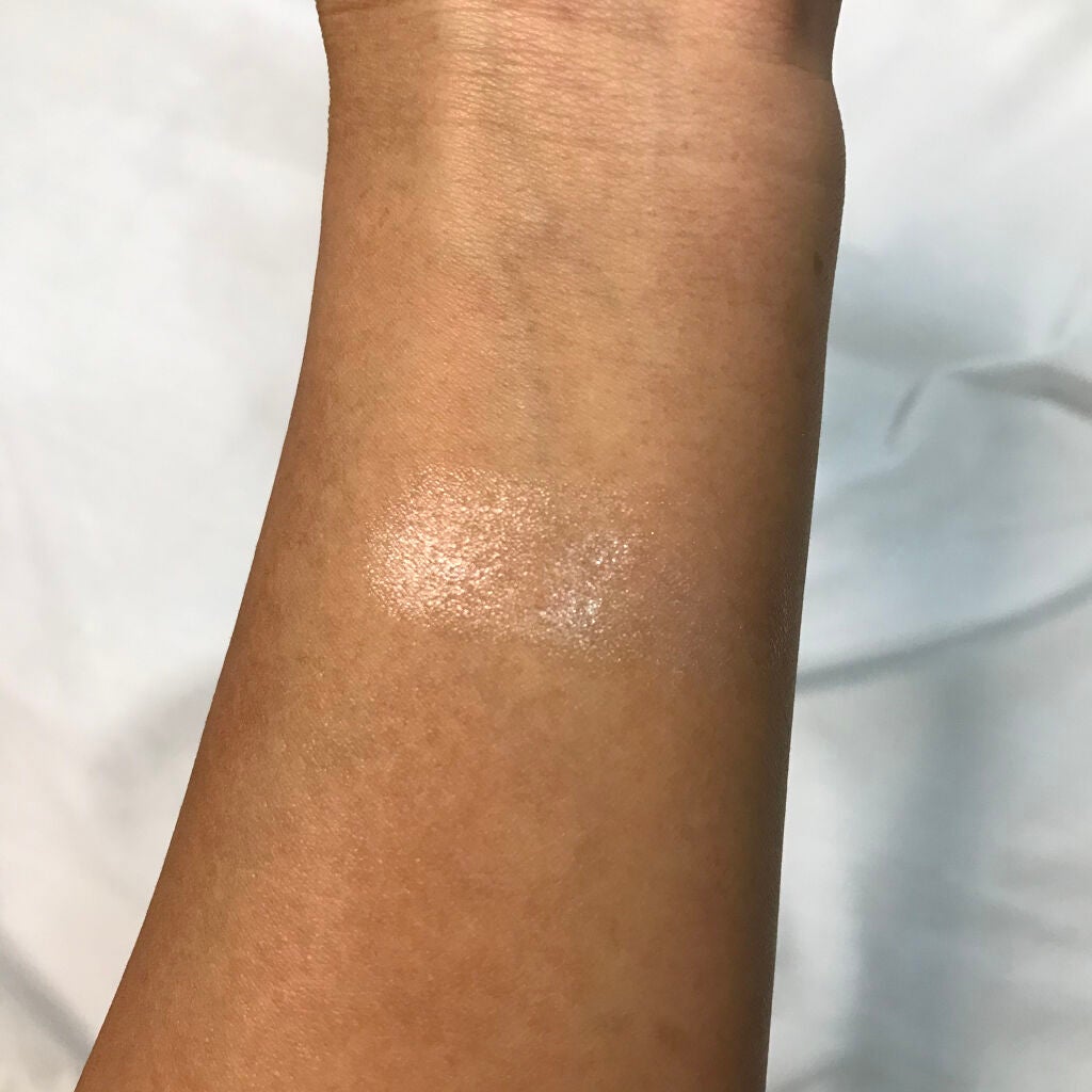 ボーム エサンシエル/CHANEL/スティックハイライトを使ったクチコミ(4枚目)