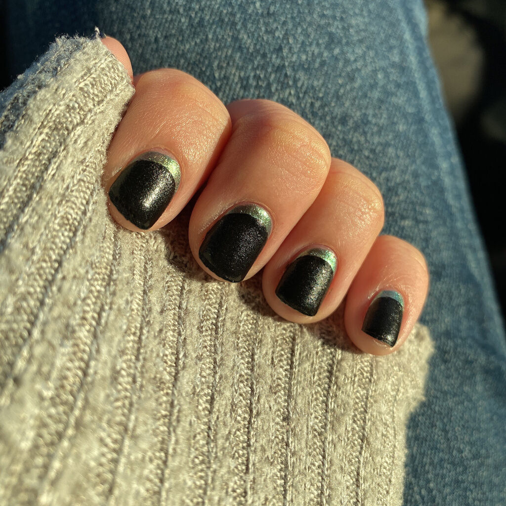 ネイルカラー 021/ANNA SUI/マニキュアを使ったクチコミ（2枚目）