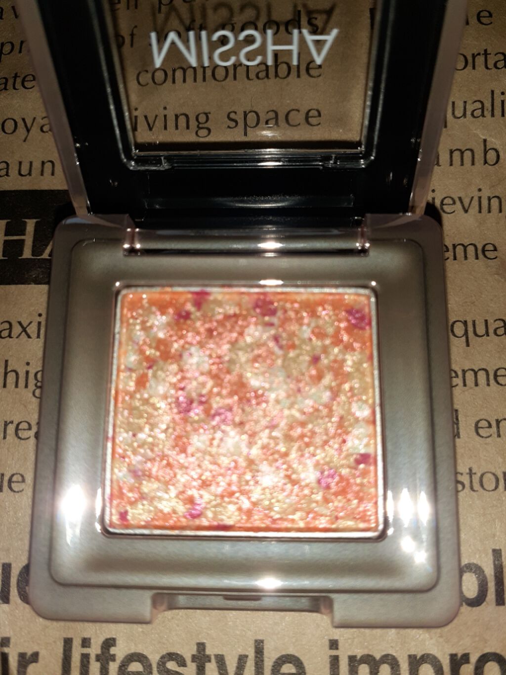 グリッタープリズム シャドウ/MISSHA/グリッターを使ったクチコミ（1枚目）