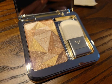 ル・レオスールデクラ /クレ・ド・ポー ボーテ/パウダーハイライトを使ったクチコミ(2枚目)