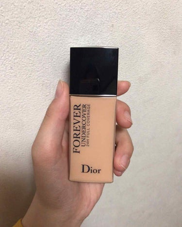 Dior
ディオールスキン フォーエヴァー アンダーカバー
→こってりとした質感で、塗るとマットになります！
カバー力がすごく重ね塗りすればコンシーラーいらずですが、厚塗り感が出るのがマイナスポイントで