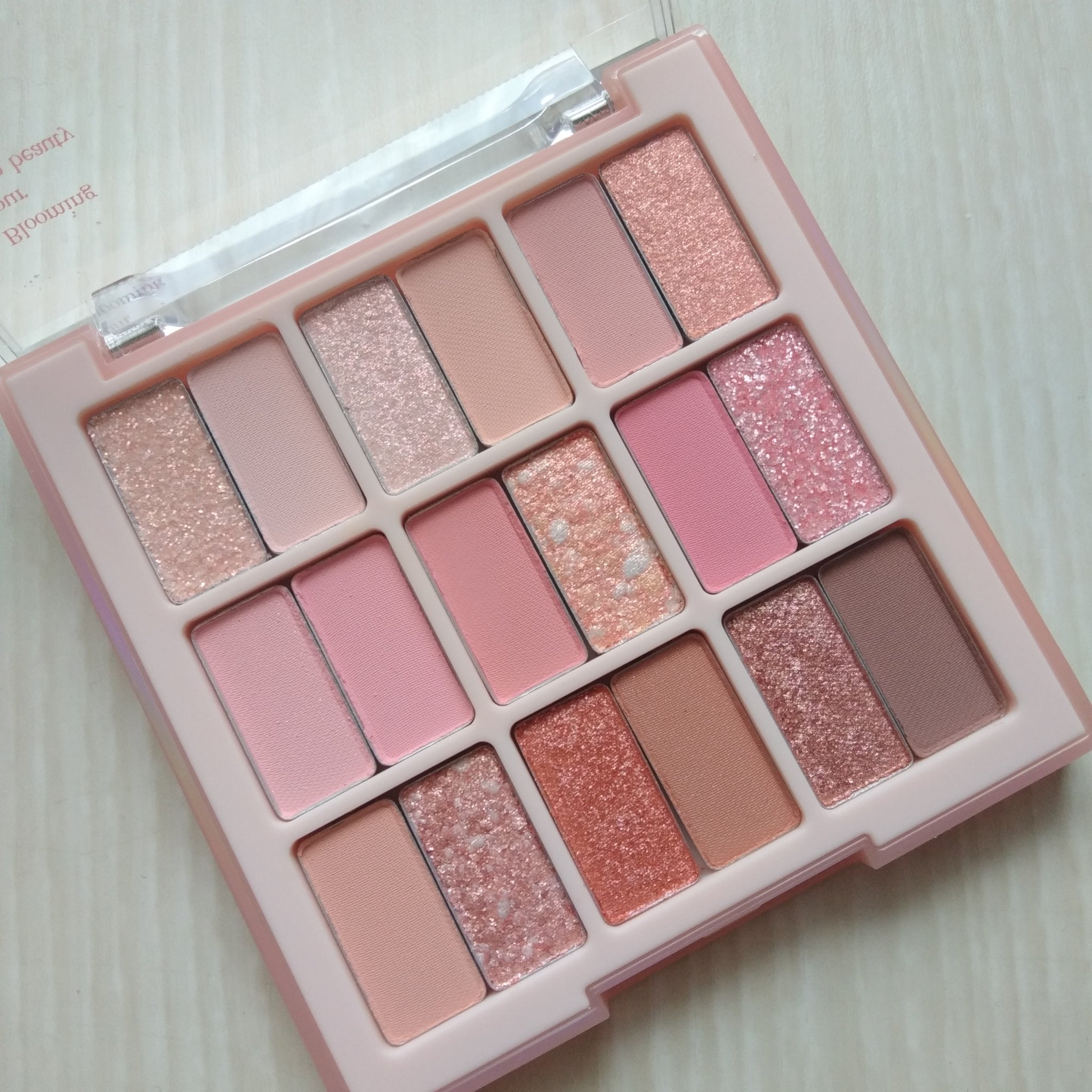 シャドウパレット 23 サマーコーラル/dasique/アイシャドウパレットを使ったクチコミ（2枚目）