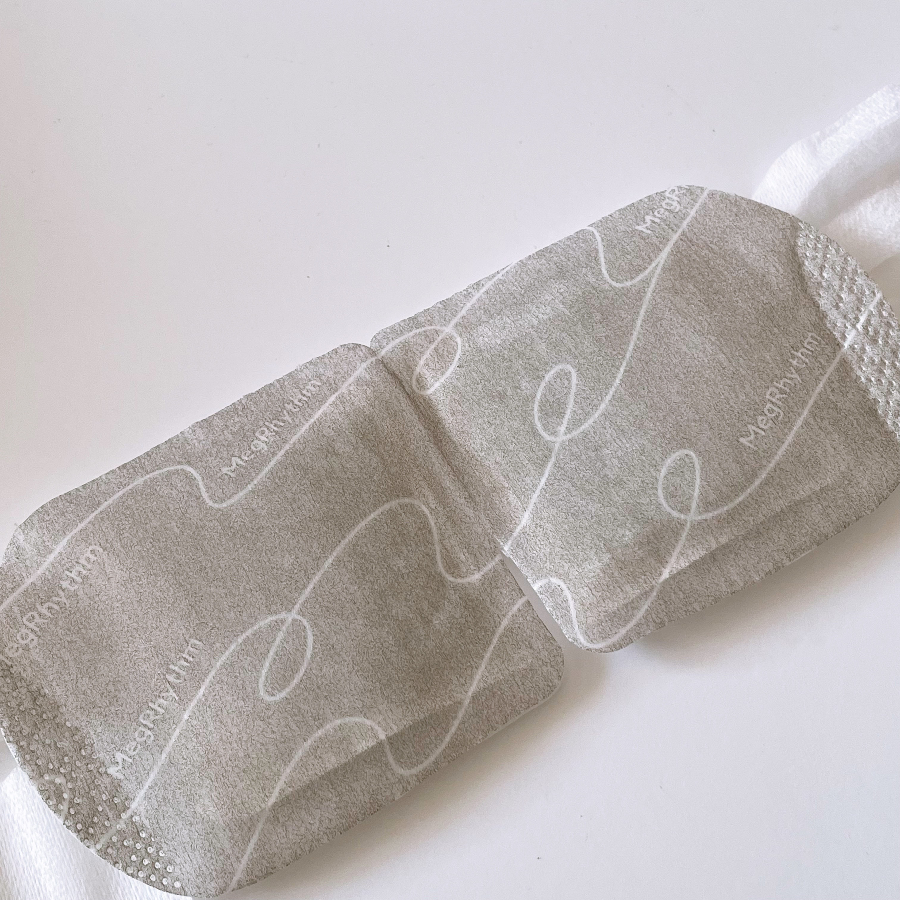 めぐりズム 蒸気でホットアイマスク ラベンダーの香り/めぐりズム/ホットアイマスクを使ったクチコミ（2枚目）