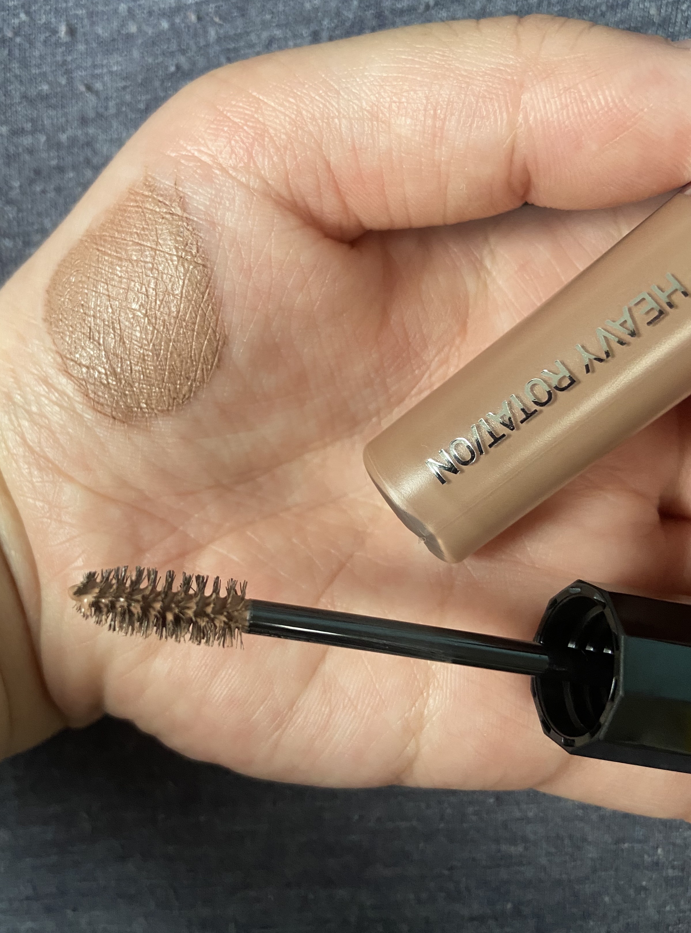 ヘビーローテーション カラーリングアイブロウEX 15 ダスキーローズ/ヘビーローテーション/眉マスカラを使ったクチコミ（2枚目）