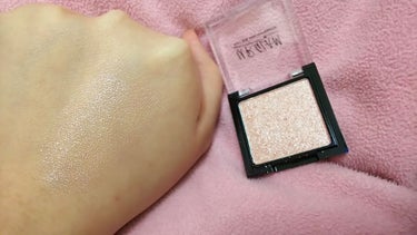 UR GLAM　POWDER EYESHADOW ヌーディーピンク〈パールラメ〉/U R GLAM/パウダーアイシャドウを使ったクチコミ（2枚目）