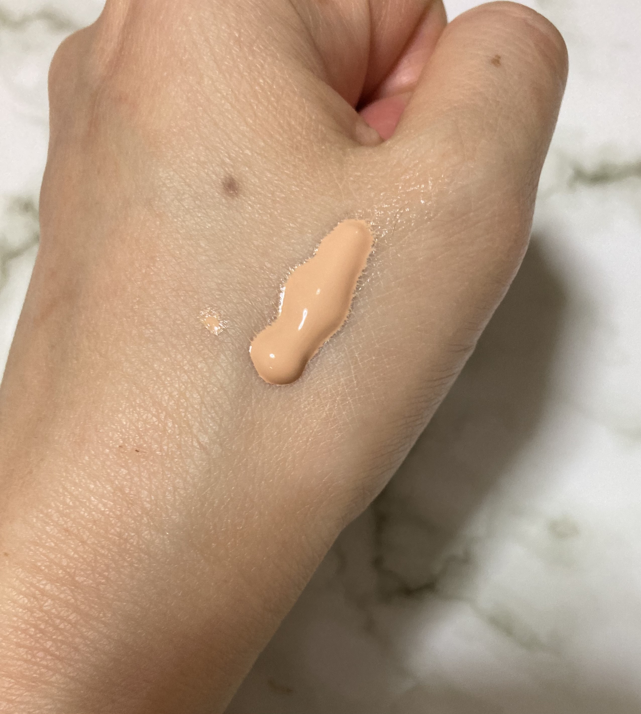 ソーラーティンティドグローフロー/THREE/リキッドファンデーションを使ったクチコミ（3枚目）