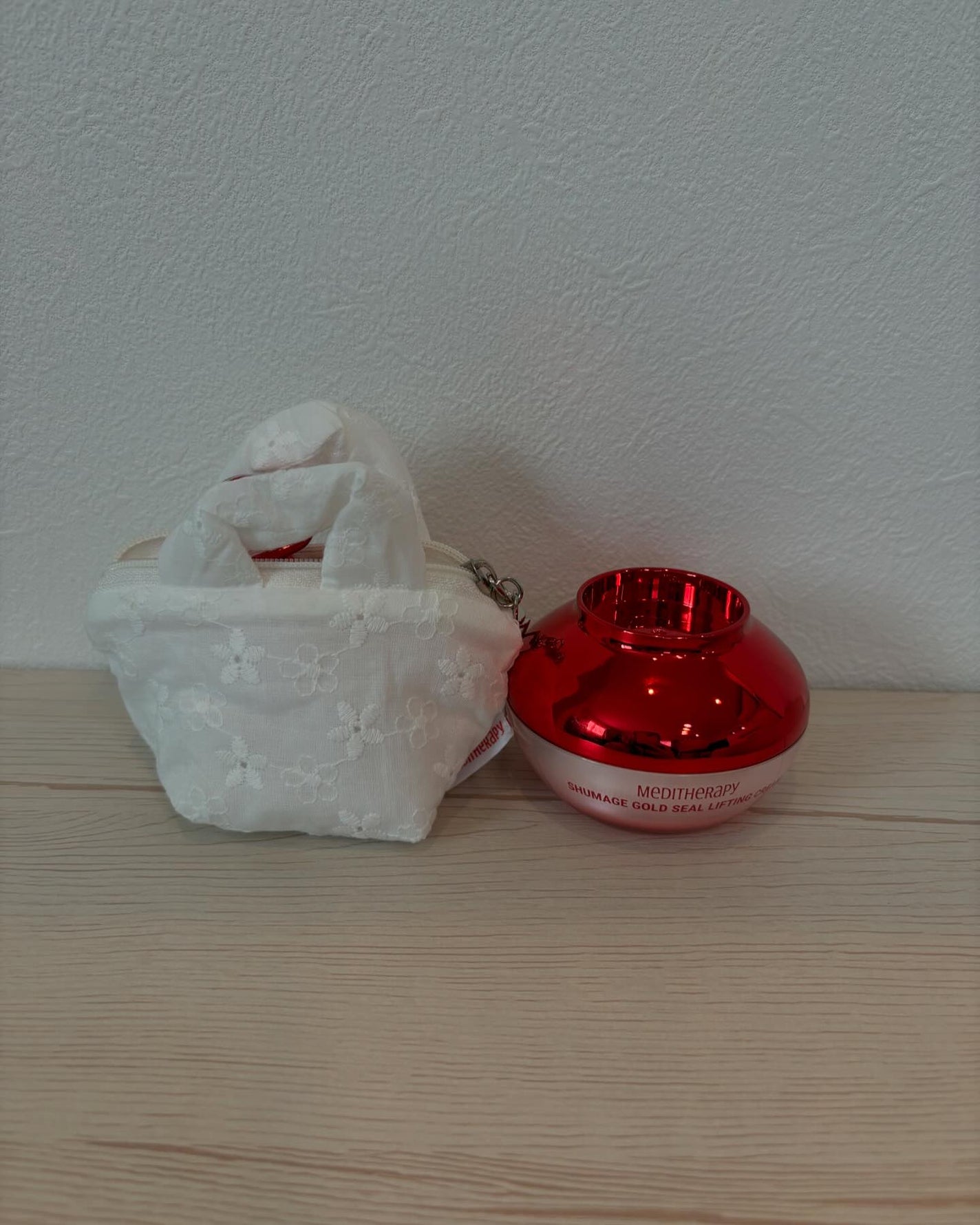 シューマジゴールド糸リフティングクリーム+EMS美顔器/MEDITHERAPY/フェイスクリームを使ったクチコミ(9枚目)