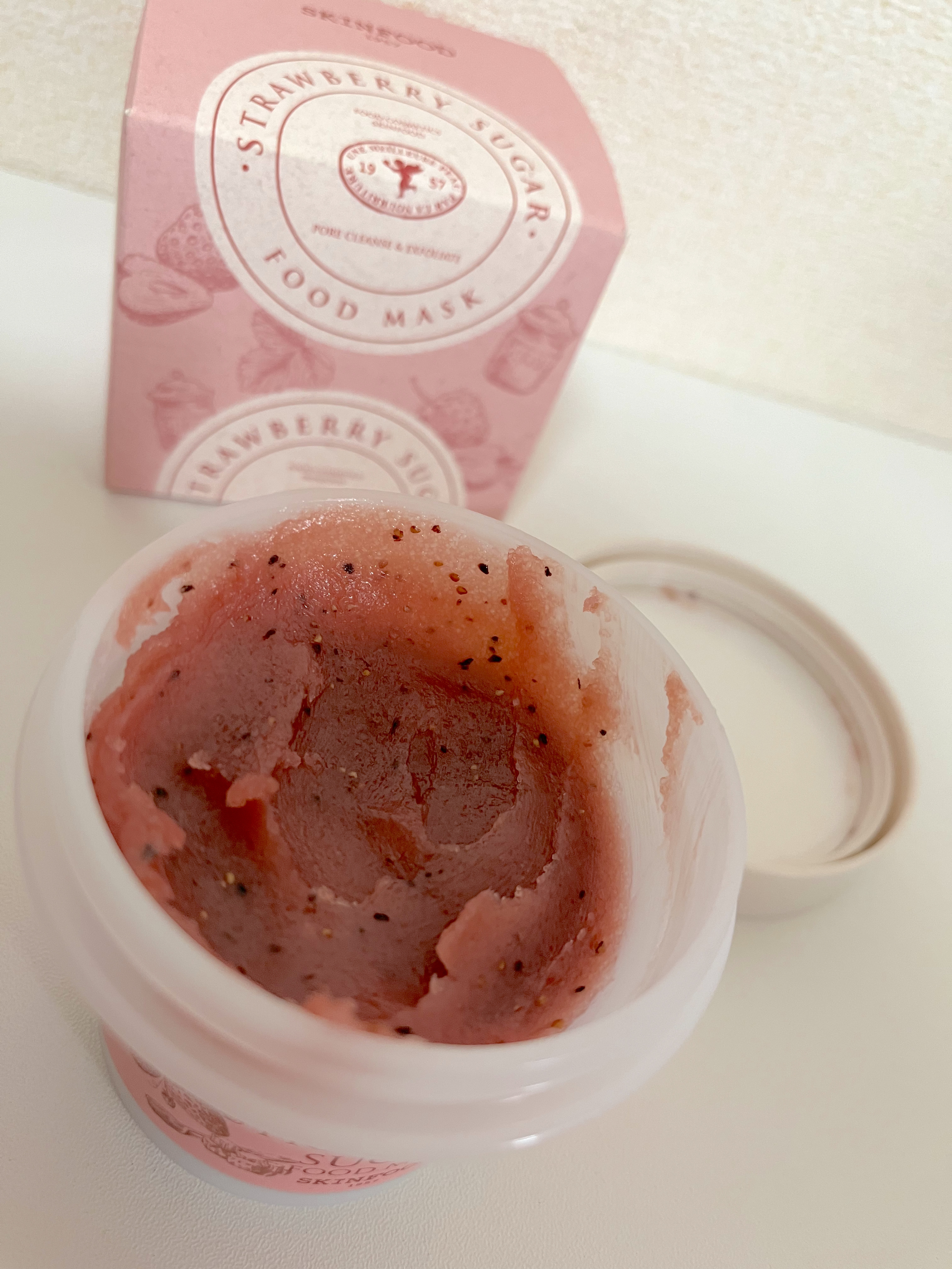 ストロベリーシュガー フードマスク/SKINFOOD/洗い流すパック・マスクを使ったクチコミ（2枚目）
