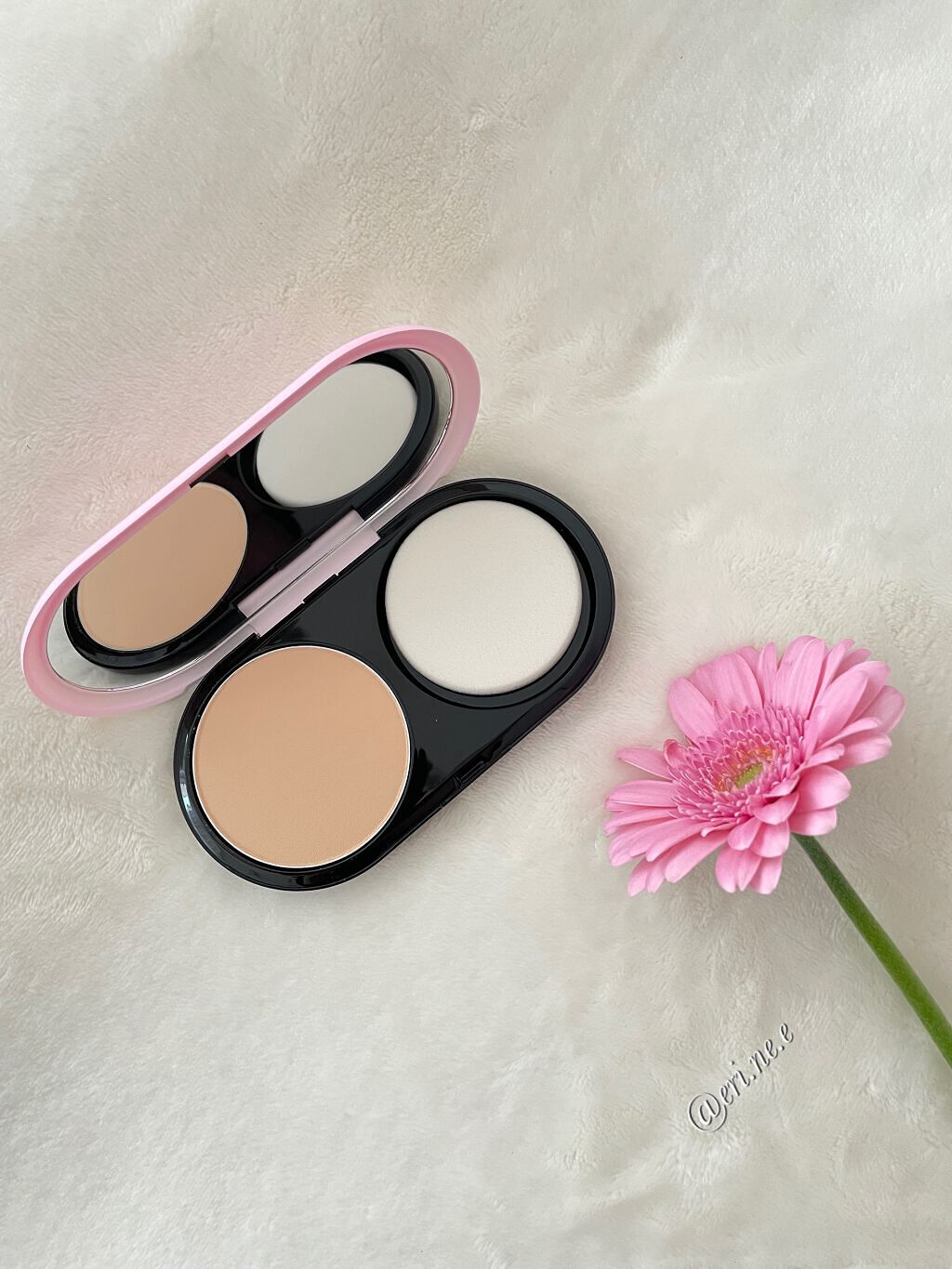 ライトフル C３ ナチュラル シルク パウダーファンデーション NC20/M・A・C/パウダーファンデーションを使ったクチコミ（3枚目）