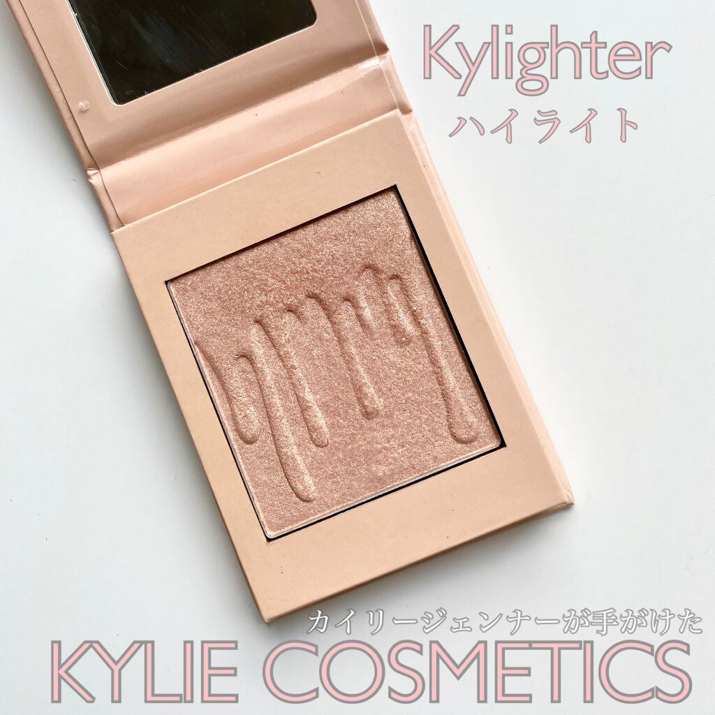 Kylighter / PRESSED ILLUMINATING POWDER/Kylie Cosmetics/パウダーチークを使ったクチコミ(1枚目)