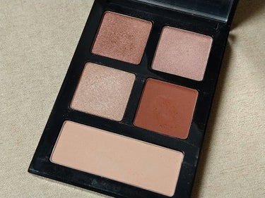 エッセンシャル マルチカラー アイシャドウパレット/BOBBI BROWN/アイシャドウパレットを使ったクチコミ（1枚目）