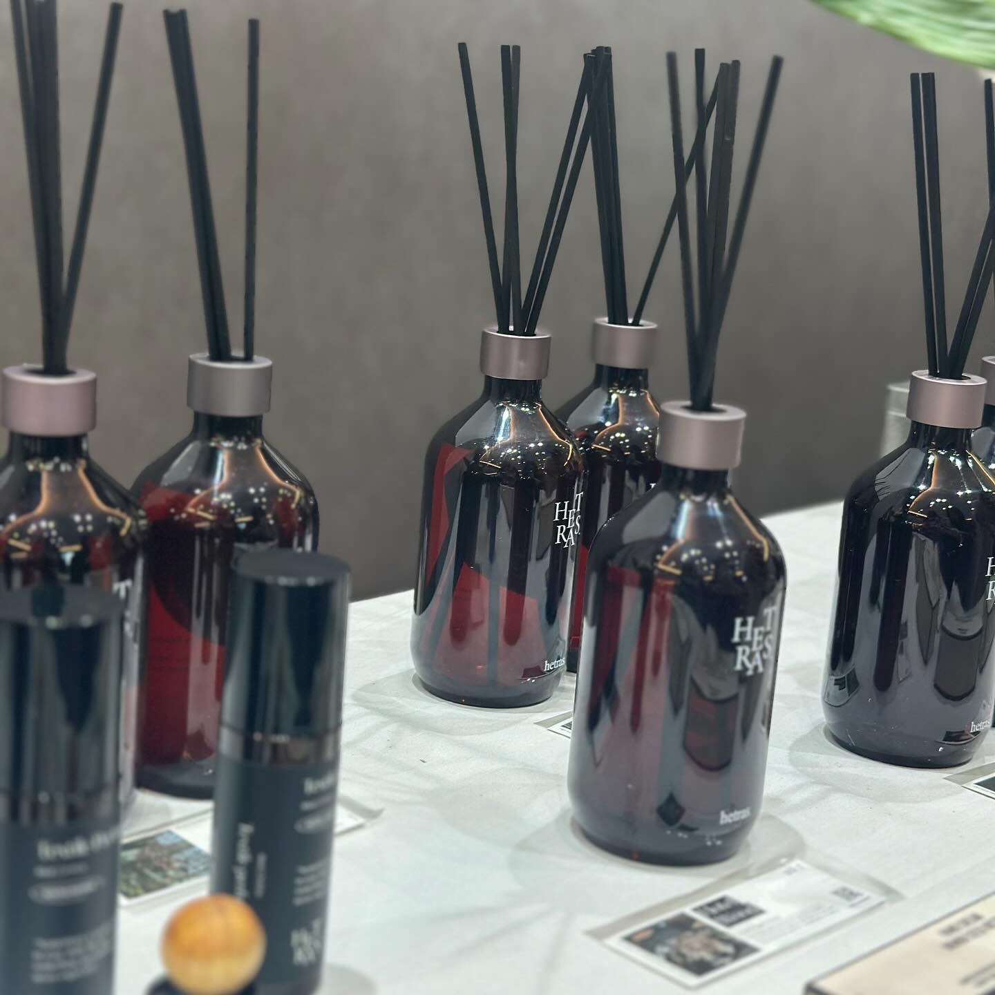 ヘトラス マンゴーシードバター パフューム ハンドクリーム/hetras/ハンドクリームを使ったクチコミ（2枚目）