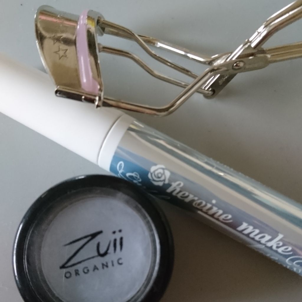 フローラ アイシャドウ/Zuii ORGANIC/単色アイシャドウを使ったクチコミ（1枚目）