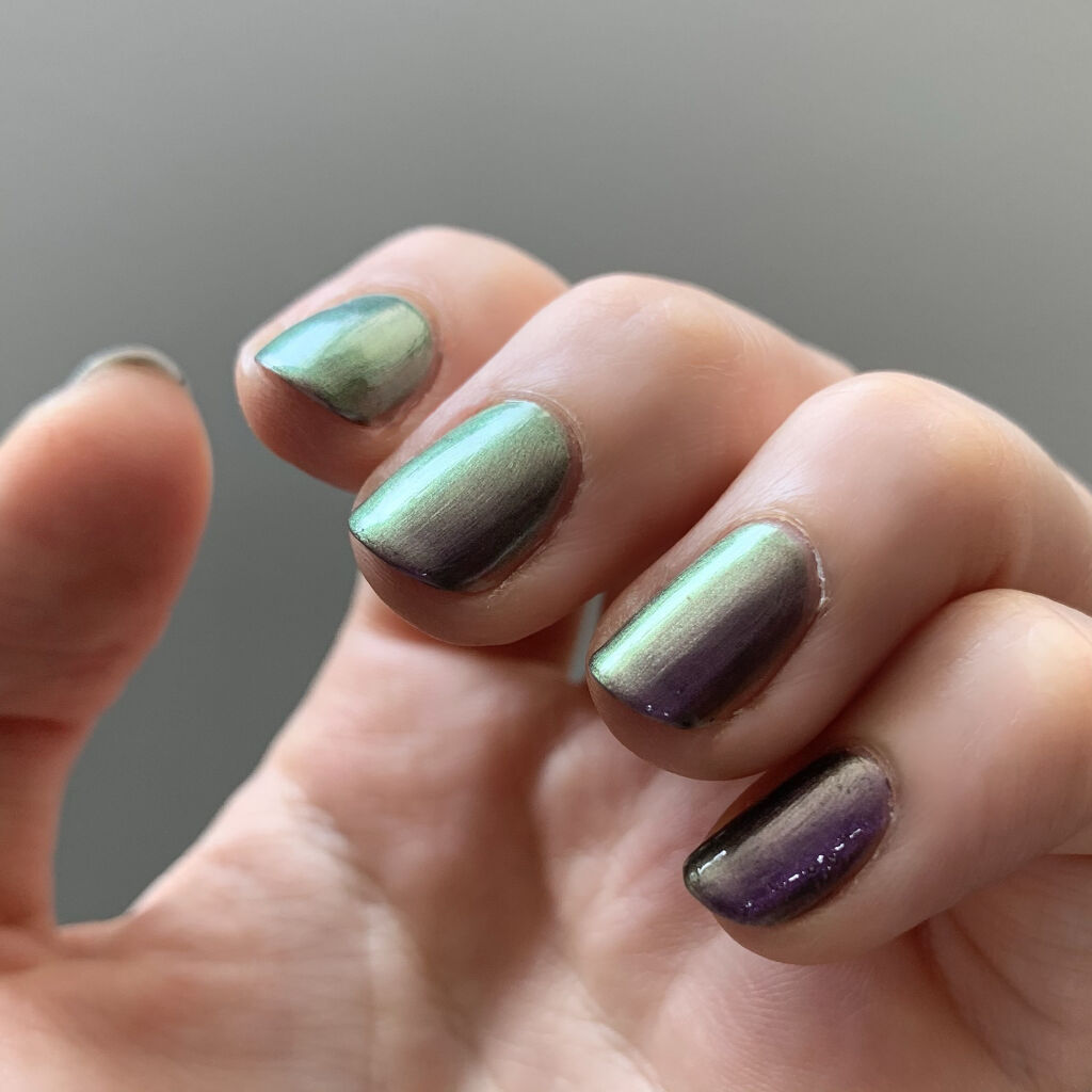 ネイル エナメル/REVLON/マニキュアを使ったクチコミ（3枚目）