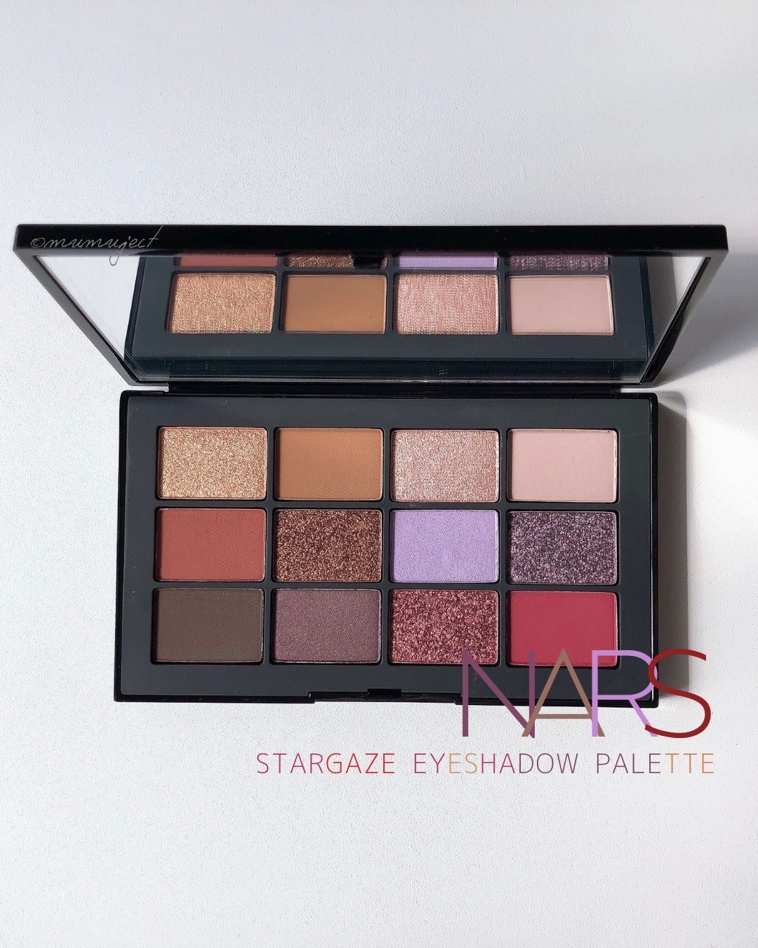 ✦ NARS 赤紫パレット

@narscosmeticsjapan
#narscosmetics
#スターゲイズアイシャドーパレット

１段目は使いやすい黄みブラウン
２段目は赤みブラウンと紫アクセント
３段目は赤×ブラックの強い発色

