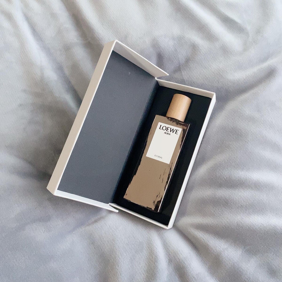 おにゃんこぽん on LIPS 「✍️LOEWEAURAおとなっぽいけど悪戯っぽい、そんな香りが..」(2枚目)