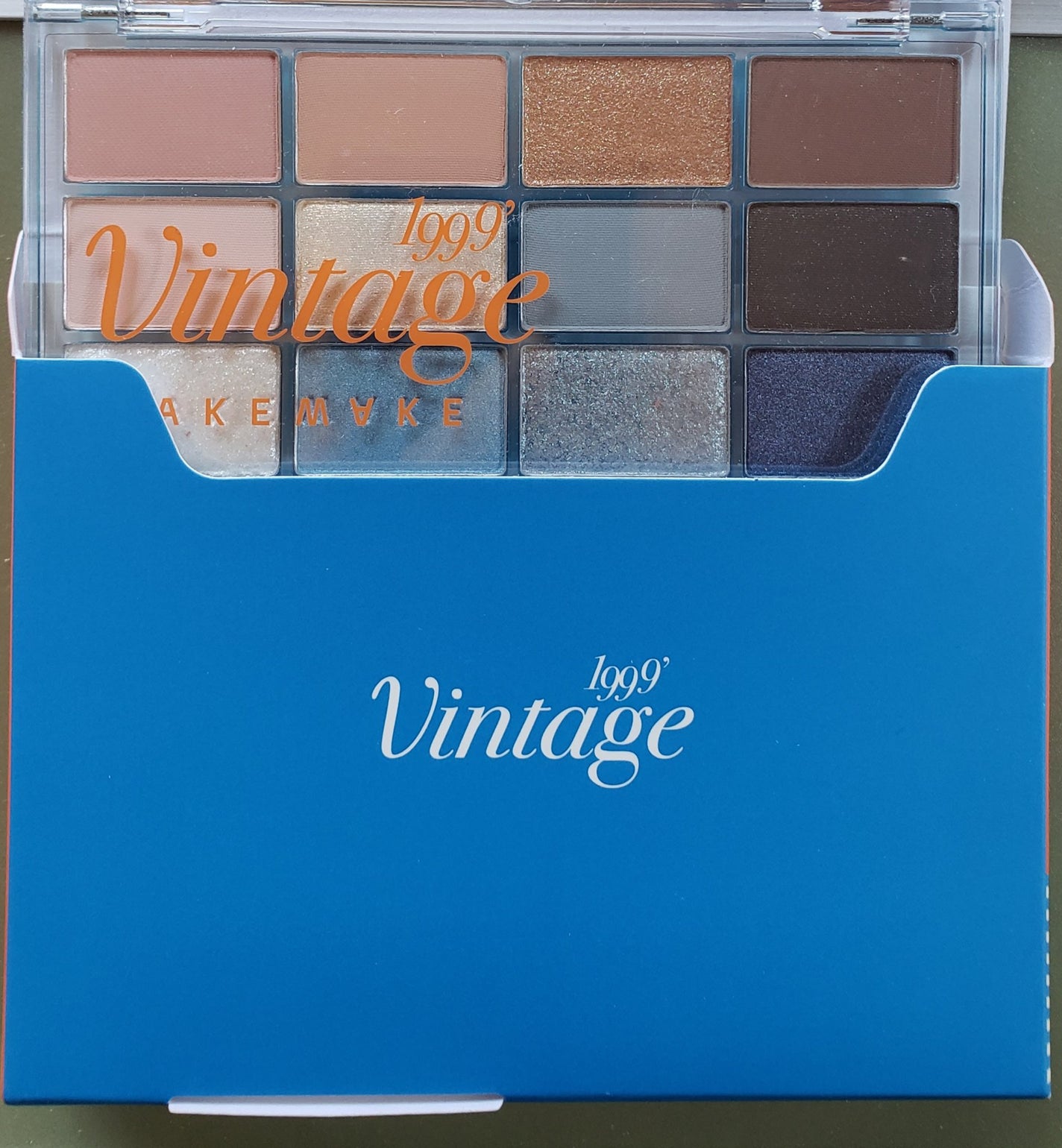 ソフトブラーリングアイパレット/wakemake/アイシャドウパレットを使ったクチコミ(3枚目)