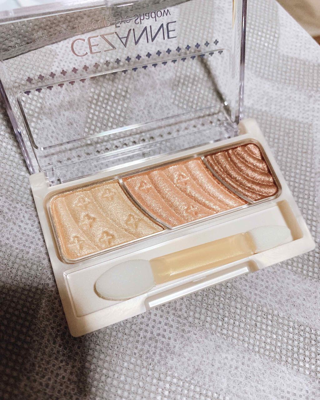 トーンアップアイシャドウ/CEZANNE/アイシャドウパレットを使ったクチコミ(2枚目)