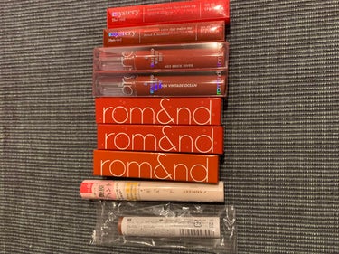 LIPS リップセット LIPSフェスタ Winter 2023のクチコミ「ver.3を購入しました。ロムアンドはすでに6本持っていますが一つも被りがなくて奇跡✨嬉しすぎ.....」（2枚目）