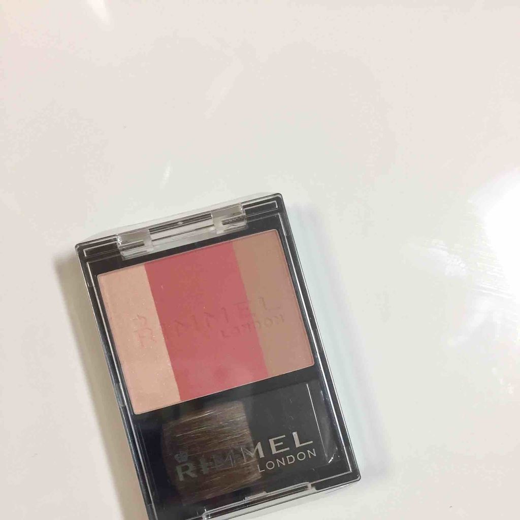 スリーインワン モデリングフェイスブラッシュ/リンメル ロンドン/パウダーチークを使ったクチコミ(1枚目)