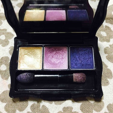 ANNA SUI アイシャドウのクチコミ「アナスイのアイシャドウパレット。
パープル系のシャドウがほしくて購入しました。

きちんときれ.....」（3枚目）