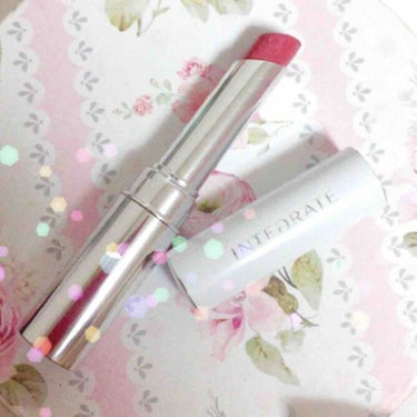 インテグレートのピンクルージュ💄✨RS307

顔が薄いからいつもは赤とか濃いめの色が多いけど、
目元のメイクが濃い時やナチュラルメイクの時はこれ😘

プチプラだけど発色が良いからひと塗りで色づく🎶