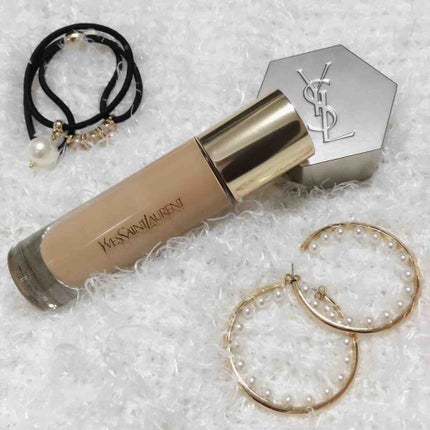 タン ラディアント タッチ エクラ/YVES SAINT LAURENT BEAUTE/リキッドファンデーションを使ったクチコミ(1枚目)