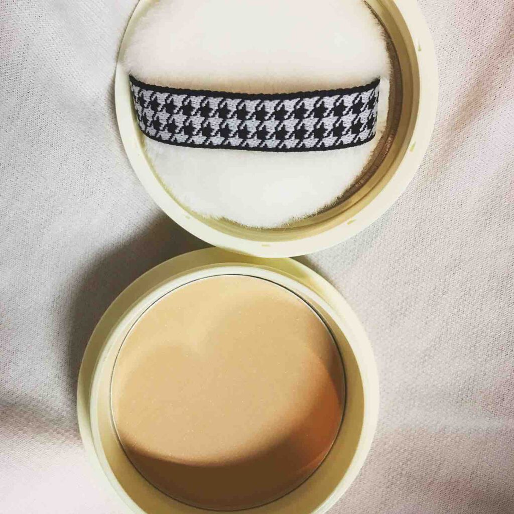 フェイスパウダー ハイカバー 白肌オークル/クリアラスト/プレストパウダーを使ったクチコミ(2枚目)