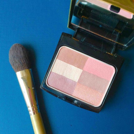 アーティストリー 3Dフェースパウダー カラー:シマーリング ヌード