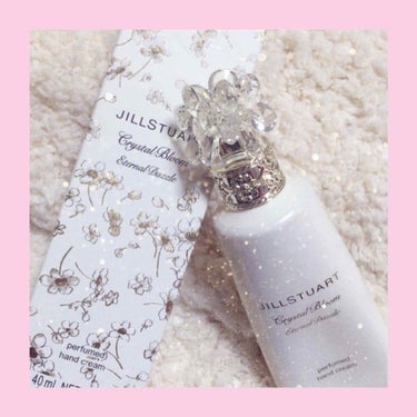 Jill Stuart クリスタルブルーム エターナルダズルのハンドクリーム❁

さっきのキューティクルオイルと一緒に使っています(*ˊૢᵕˋૢ*)

しっとりするけどベタつかないので、手袋をつける前に