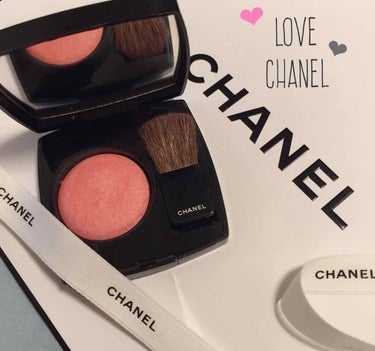 CHANEL ジュ コントゥラスト 69
発色がよく薄付きで濃くなりすぎずふんわり仕上がるので大好きです😊👏💓
それに落ちにくいです‼️
あとは肌に載せた瞬間にいい香りがしますよ🙈💕
さすがCHANEL