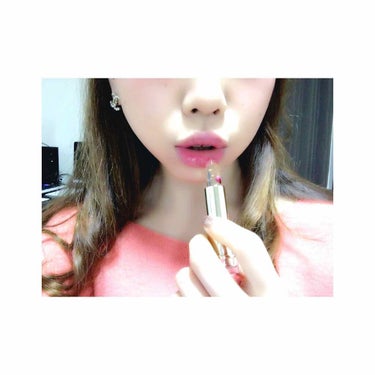 ティントリップ RD💄👄✨
透明なのにつけると体温で色が変化します！
小さい花が入っててとっても可愛いです💕
プレゼントにもオススメです💕