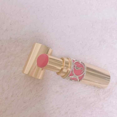 YSL ヴォリュプテシャイン No.12 ✧*
リップの中ではサンローランが1番です 💄✨
発色､潤い､香り すべてにおいて満点です 💯 .*
唇荒れがしやすいわたしでもサンローランのリップは
唇が全く