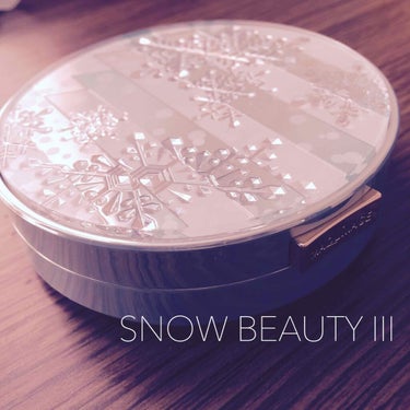 SHISEIDO 【SNOW BEAUTYⅢ】

◆テクスチャ: さらっとしたテクスチャ 粉っぽくなりすぎないいい感じ
◆カバー力: すごくカバーするわけはない… 肌がきれいに見える感じ！
◆色味: 割