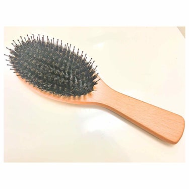 無印良品💕ヘアケアブラシ

頭皮ケアもできるブラシです.
これを使ってから髪がさらさらになりました.
プチプラでオススメです.