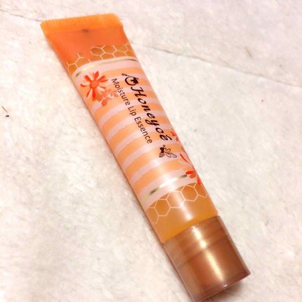 ハニーチェ モイスチャーリップエッセンスのクチコミ「ハニーチェ リップエッセンスです!
塗ると唇がプルプルになります!
寝る前に塗っておくと
朝に.....」(1枚目)