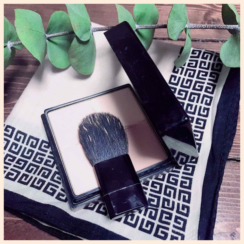 プリズム・ファンデーション/GIVENCHY/パウダーファンデーションを使ったクチコミ（2枚目）