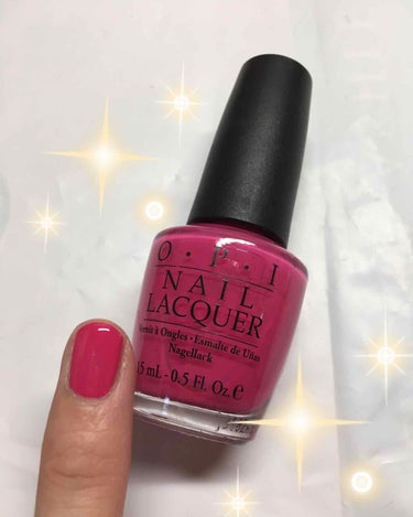 OPI ネイルラッカーB57
こちらは夏にサンダルを履く際にフットネイルとして使っていますが、ポップなTシャツを着る時は手元にも塗っています😉💕
普段ベージュやおとなしいラメばかりなのでこうゆうハッキリ