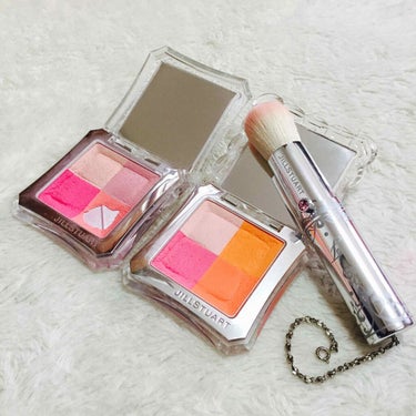 ★JILL STUART
→（右）ミックスブラッシュ コンパクト N
、04 candy orange

→（左）ミックスブラッシュ コンパクト
、13 millky strawberry 

大好きな